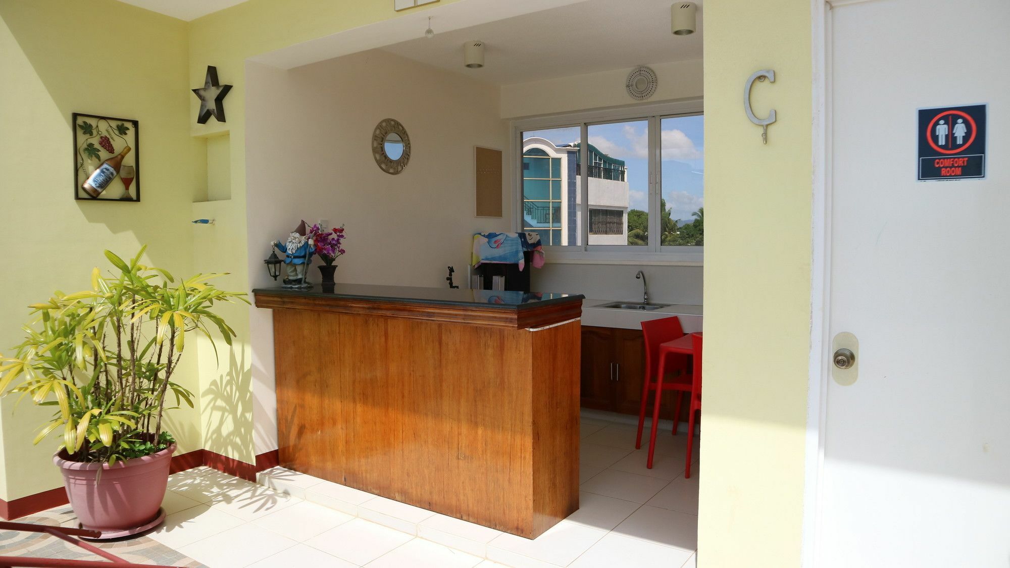 C Tower Studio Apartments Puerto Princesa Eksteriør bilde